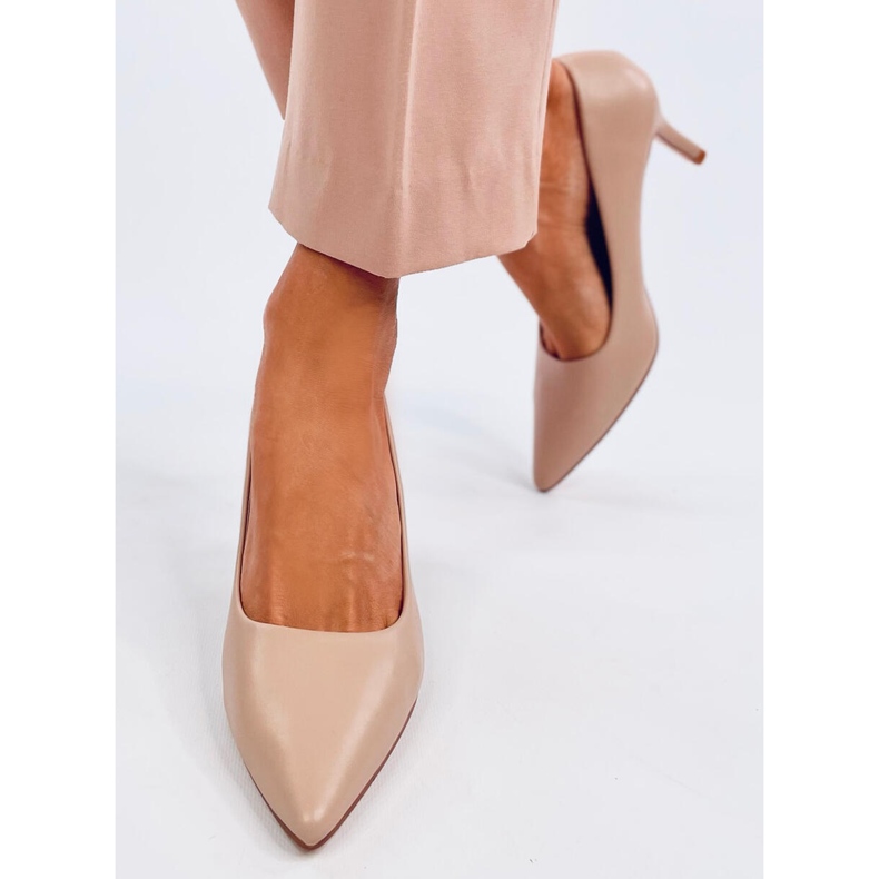 Lauryn Beige Pumps mit niedrigem Absatz 1
