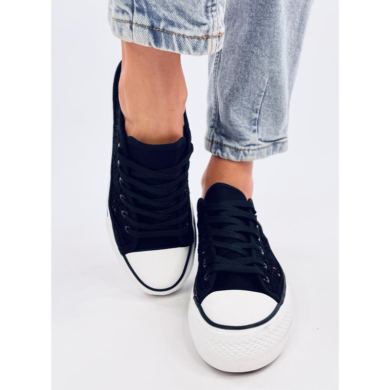 Ferrie Schwarze Spitzensneaker 1