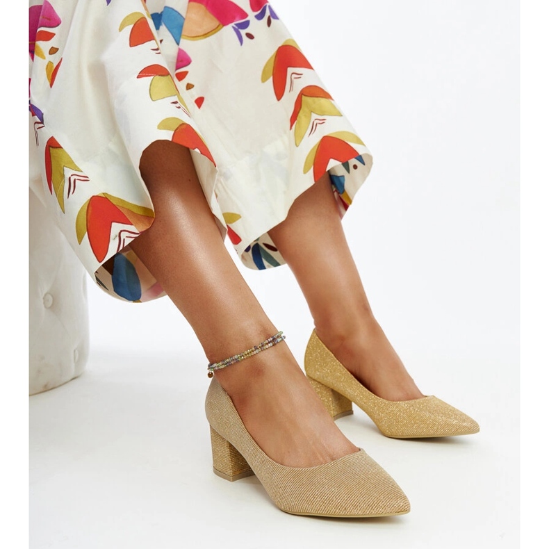 Goldglänzende High-Heel-Pumps von Laity golden 1