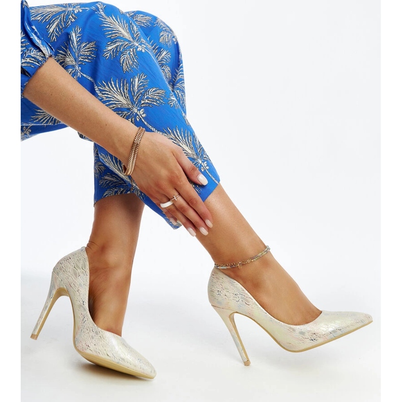 High Heels in Goldmetallic mit Serranillos-Ledereinsatz golden 1