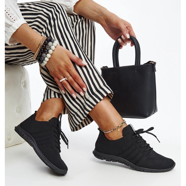 Schwarze Shukornia-Sportsneaker 1