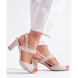 Goodin Beige Damensandalen am Pfosten 2