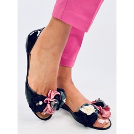 Meliskas mit Carmil Black-Blüten schwarz 2