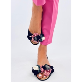 Meliskas mit Carmil Black-Blüten schwarz 1