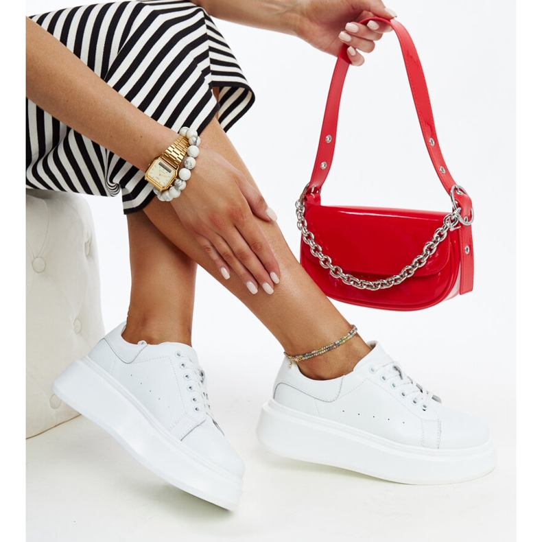 Weiße Schnürsneaker aus Leder 1