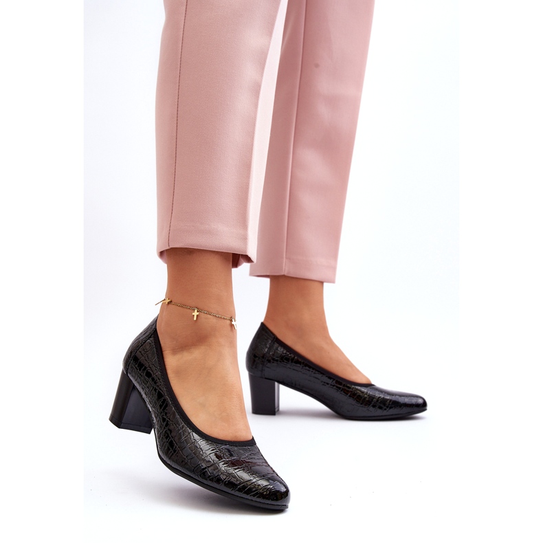 Vinceza Pumps aus Lackleder mit schwarzer Prägung 4