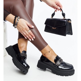 Schwarze Slipper, verziert mit Leceta-Zirkonen 1