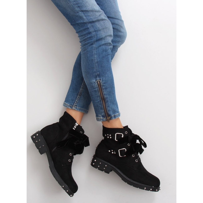 Stilvolle Stiefel mit Nieten CLS-30 Schwarz 1