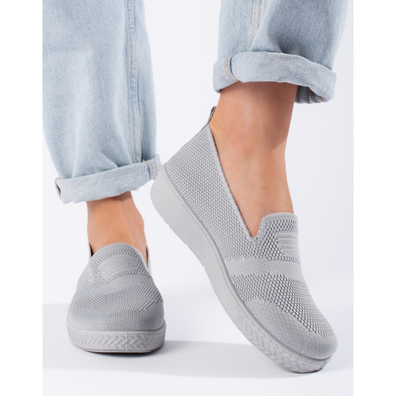 Graue Slip-On-Sneaker 1