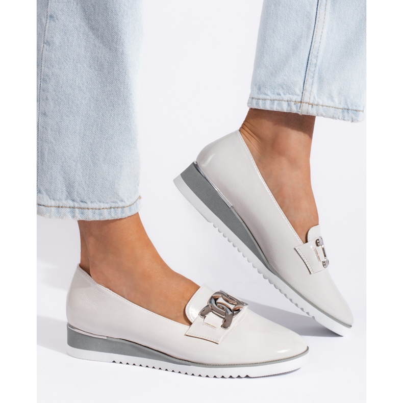 Goodin Weiße Damenherren auf dem Bahnsteig 1