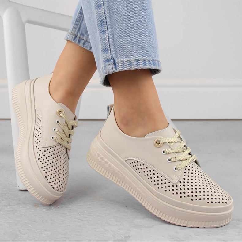 Durchbrochene Damen-Lederschuhe auf der Plattform, beige Artiker 54C1707 1