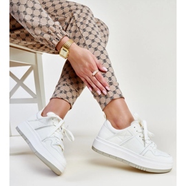 Weiße Ledersneaker 1