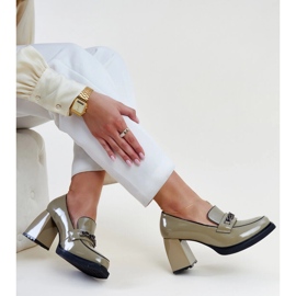 Grüne Lackschuhe mit hohem Absatz von Vinceza 1