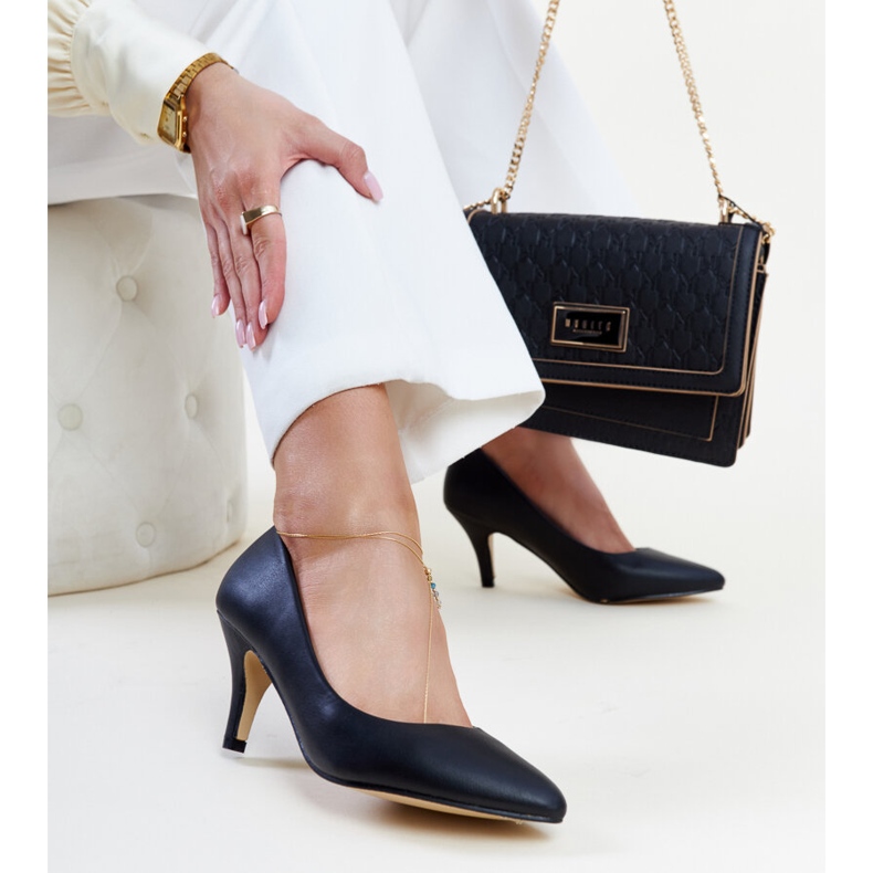 Schwarze High Heels mit Hafa-Ledereinsatz 1