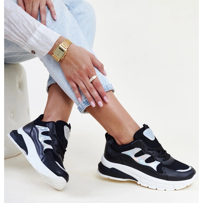 Schwarze Sneaker mit dicker Matea-Sohle 1