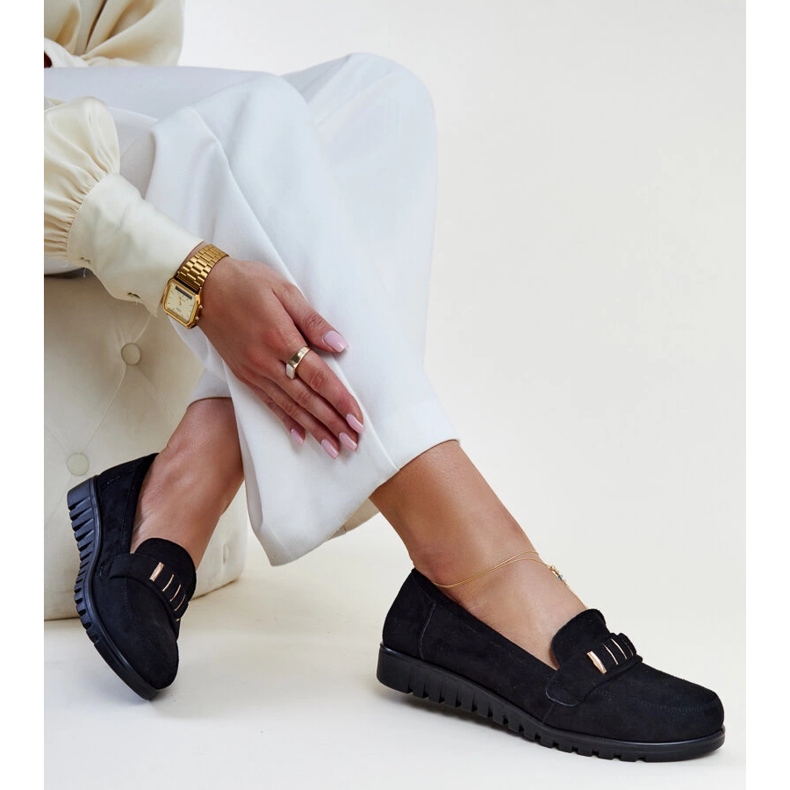 Schwarze Mokassins mit Zierstreifen von Marlisa 1