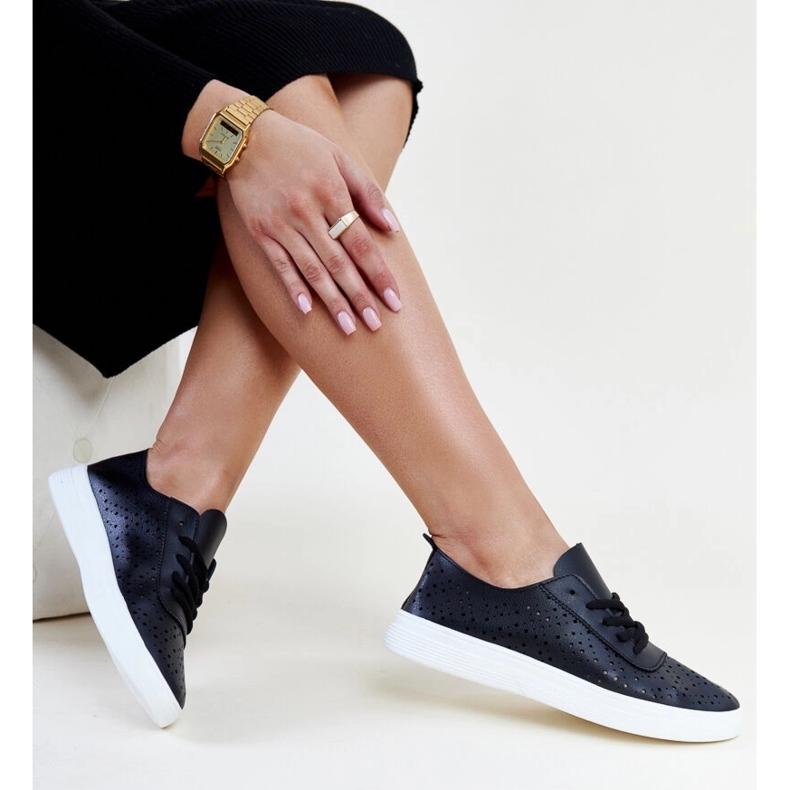 Schwarze durchbrochene Manoek-Sneaker 1