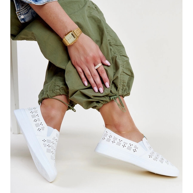 Weiße Slip-On-Sneaker von Hilal 1