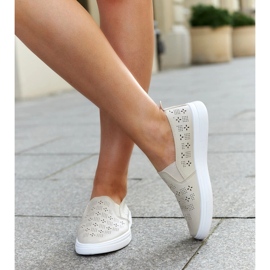 Beigefarbene Hilal-Slip-On-Sneaker 1