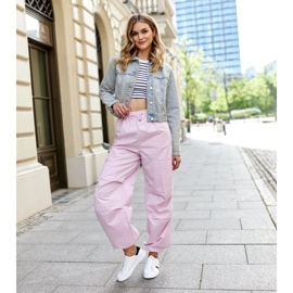 Weiße und schwarze Öko-Leder-Sneaker von Berdine 2