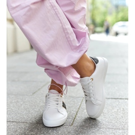 Weiße Sneaker mit dekorativem Grada-Streifen 3