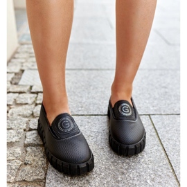 Schwarze Schuhe mit massiver Teska-Sohle 2