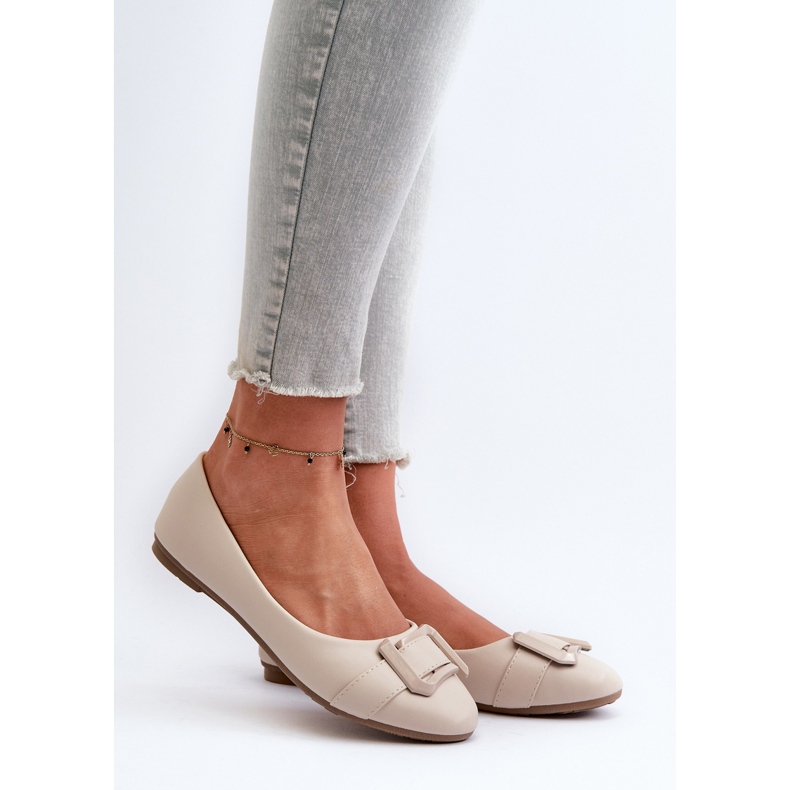 Hellbeige Ballerinas aus Öko-Leder mit Gürtel und Verzierung Cadwenla 2