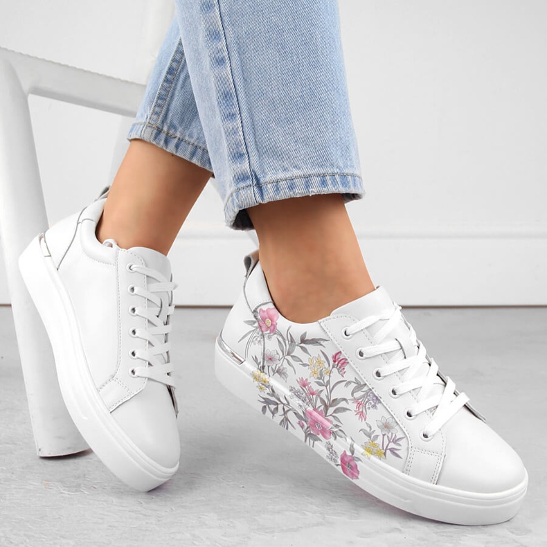 Lederschuhe, Damen-Sportsneaker mit Blumen, Filippo DP6056 weiß 1