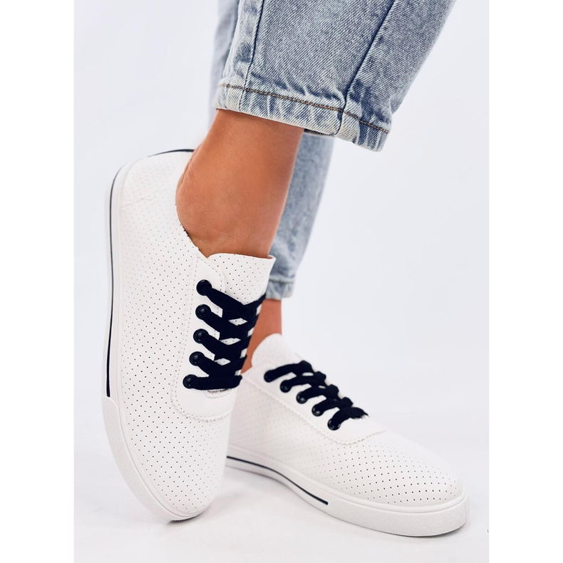 Durchbrochene Damen-Sneaker von Costier Black weiß 2