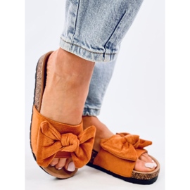 Kiara Camel Hausschuhe aus Kork braun 2