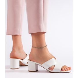 Weiße Damen-Flip-Flops mit hohen Absätzen 2