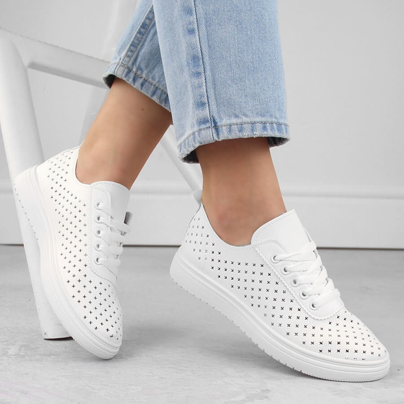 Durchbrochene Damen-Sportschuhe, weiß Sabatina 0819 1