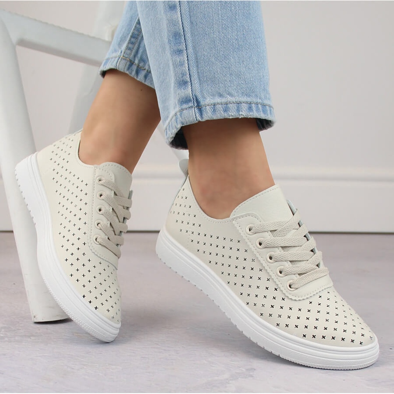 Durchbrochene Damen-Sportschuhe, beige Sabatina 0819 1