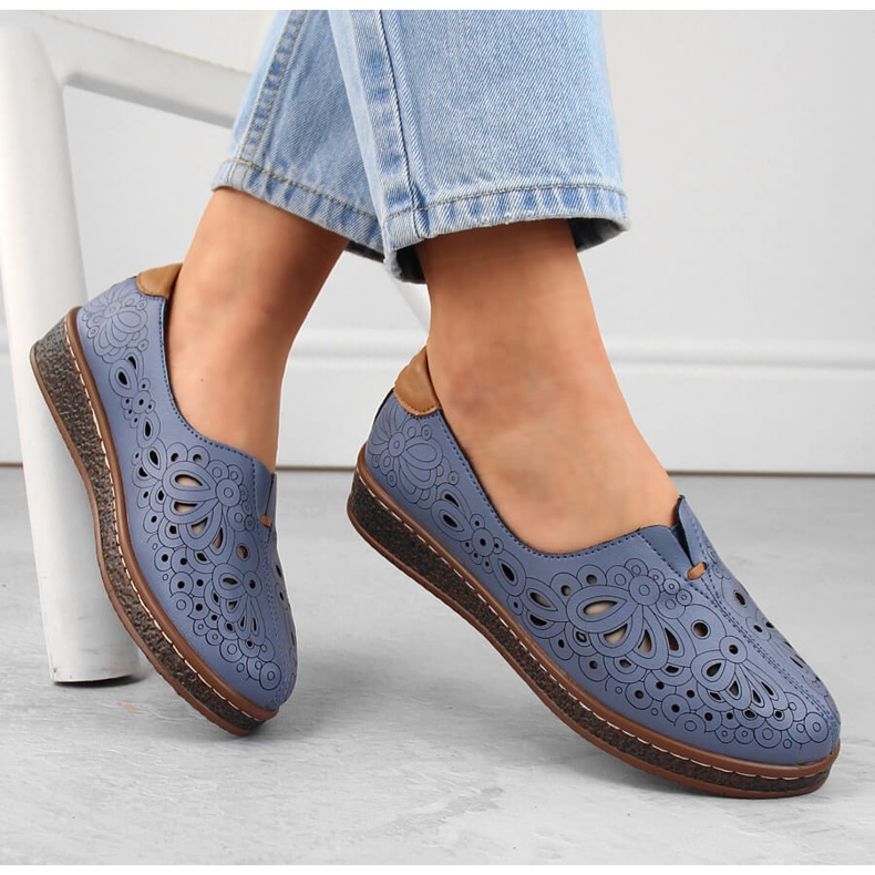 Durchbrochene Damen-Slipper aus Leder, blau Artiker 54C1440 1