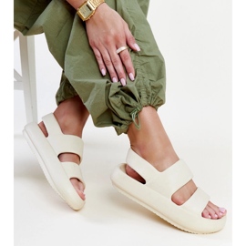 Beigefarbene Attiana-Sandalen 1