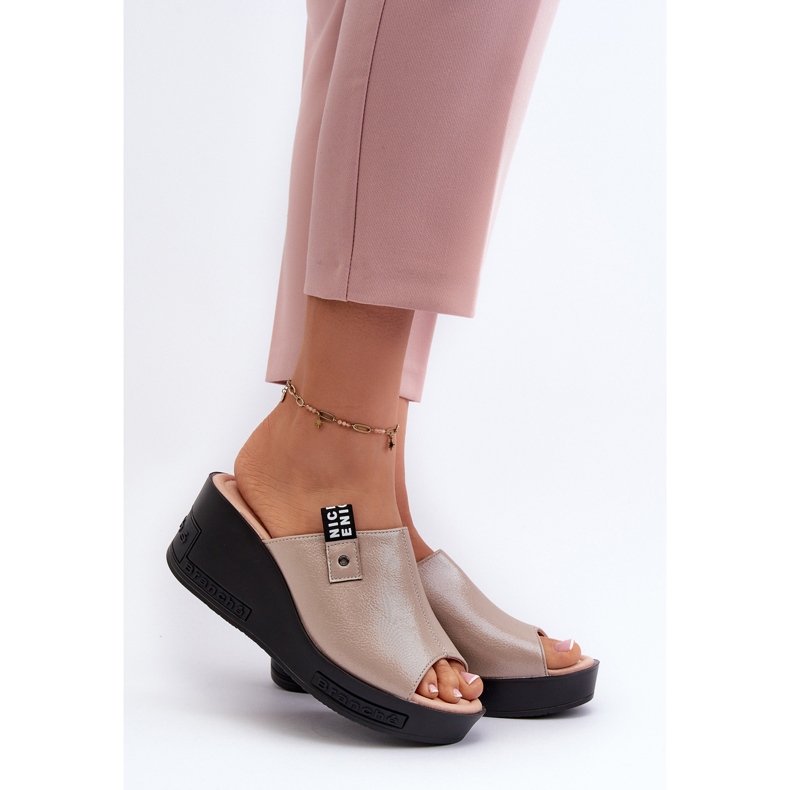 Vinceza Damen-Flip-Flops mit Keilabsatz Golden Vleni 2