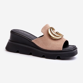 Vinceza Damen-Flip-Flops aus Öko-Wildleder mit Keilabsatz und Plateau mit Goldverzierung, Beige Iaria 1