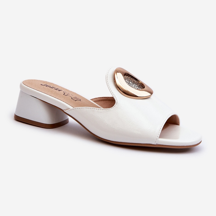 Elegante Lack-Damen-Flip-Flops mit niedrigem Absatz und Goldverzierung, weiße Uzimila 1