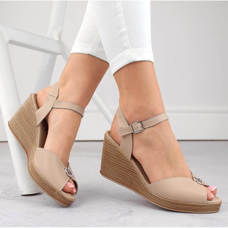 Damen-Keilsandalen aus beigem Leder Filippo DS6026 1