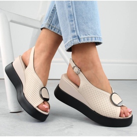 Durchbrochene Keilsandalen aus beigem Leder Filippo DS6074 1