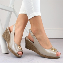 Damen-Keilsandalen mit Verzierung, beige Vinceza 58300 1