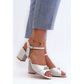 Vinceza Damen-Sandalen aus Öko-Leder mit hohem Absatz und silbernen Narhi-Dekorationen silber- 2