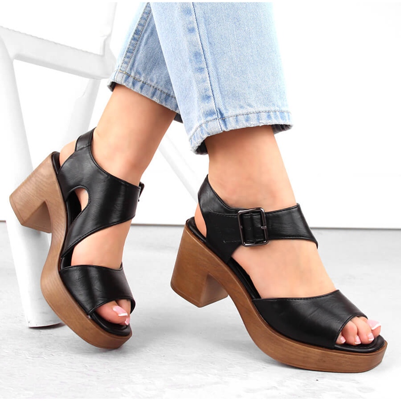 M. DASZYŃSKI Schwarze Damensandalen mit hohem Absatz und Plateau M.Daszyński MR23117-1 1