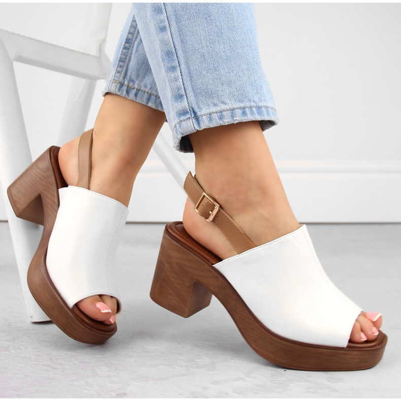 M. DASZYŃSKI Damensandalen mit hohem Absatz und Plateau, weiß M.Daszyński MR23117-4 1