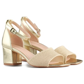 Goldene Damensandalen mit niedrigem Absatz und Knöchelverschluss beige 1