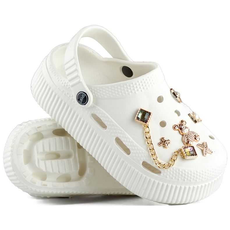 Weiße Flip-Flops mit dicker Sohle und Verzierungen 1