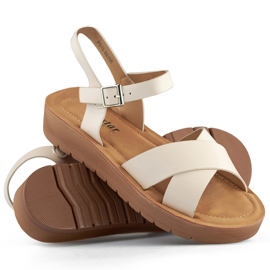 Beige flache Damensandalen aus Öko-Leder 1