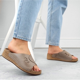 Bequeme Damen-Keilsandaletten aus Leder in Beige Helios 137.02 2