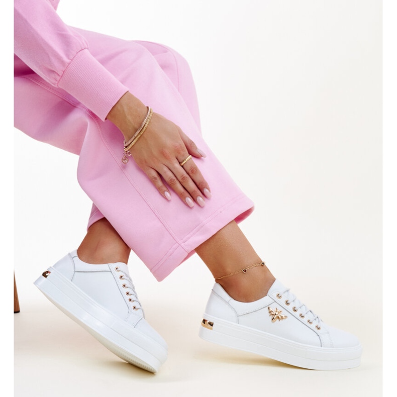 Weiße Ledersneaker mit dicker Mikka-Sohle 1