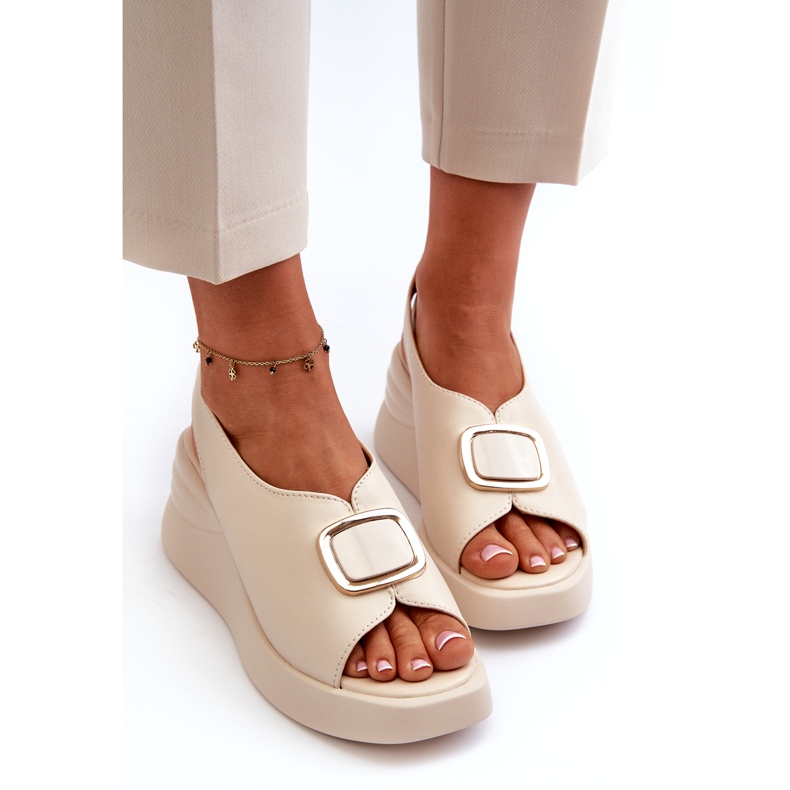 Damen-Keilsandalen aus Leder mit Verzierung, Beige Salvania 2